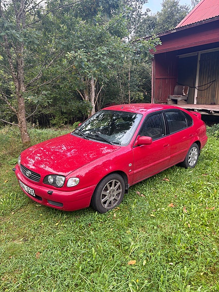 Toyota Corolla 2 of 5