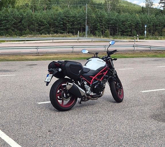 Suzuki SV650 2 of 5