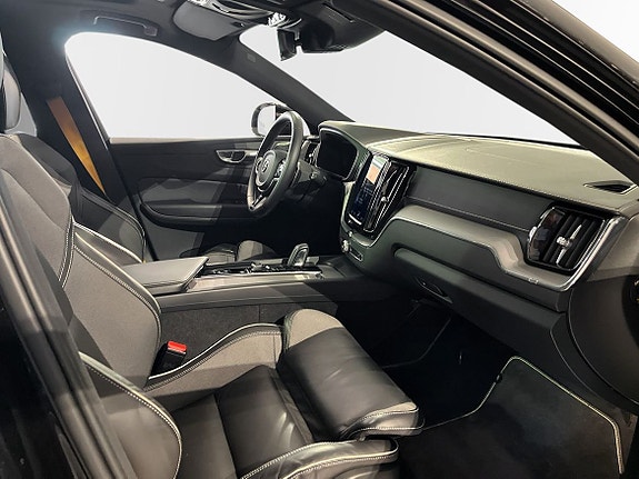 Volvo XC60 5 of 14