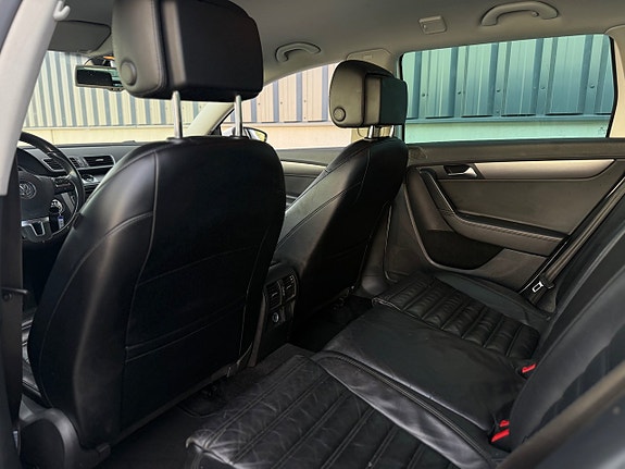 Volkswagen Passat 17 of 18