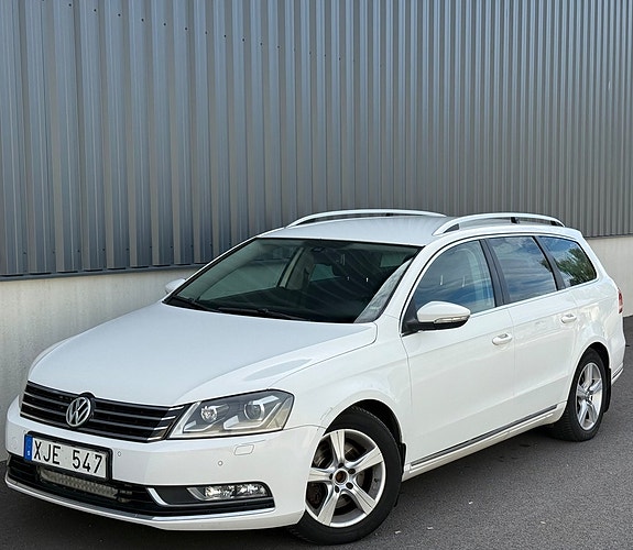Volkswagen Passat 2 of 18