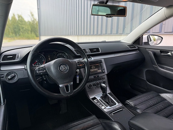 Volkswagen Passat 11 of 18
