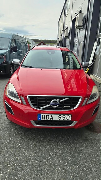 Volvo XC60 2 of 11