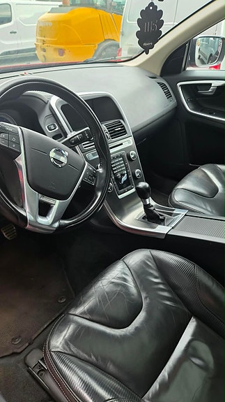 Volvo XC60 9 of 11