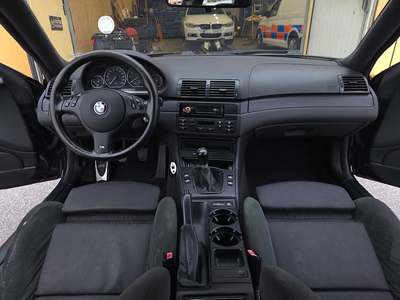BMW 330Ci 7 of 12
