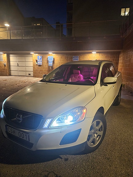 Volvo XC60 8 of 13
