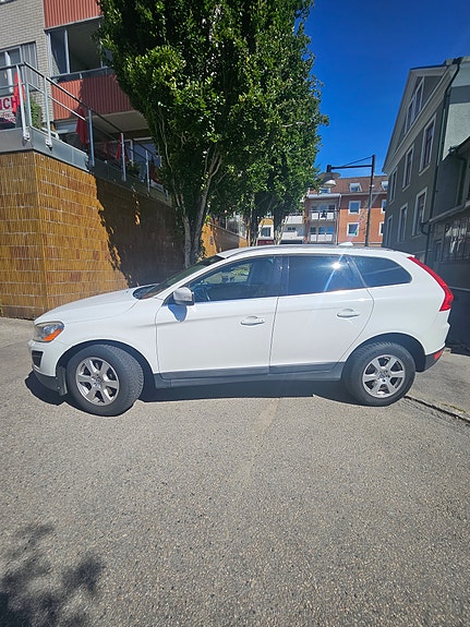 Volvo XC60 7 of 11