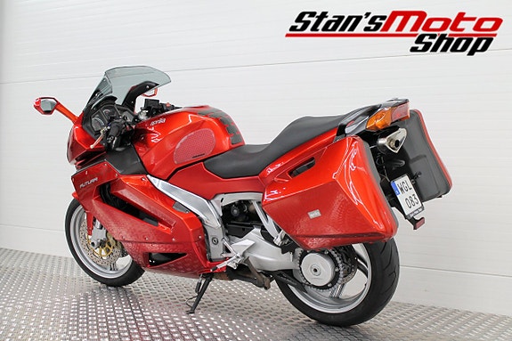 Aprilia RST 1000 Futura 9 of 16
