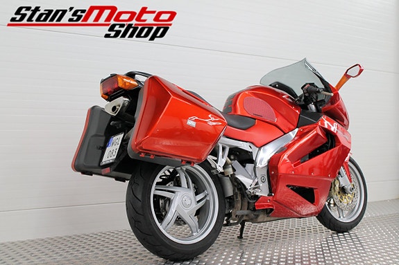 Aprilia RST 1000 Futura 3 of 16