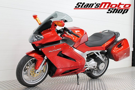 Aprilia RST 1000 Futura 10 of 16