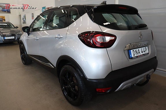 Renault Captur 3 of 21