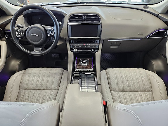 Jaguar F-PACE 9 of 25