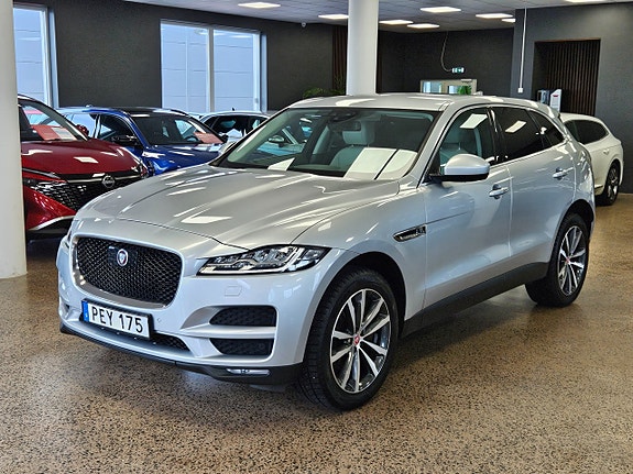 Jaguar F-PACE 3 of 25