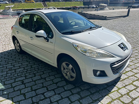 Peugeot 207 4 of 13
