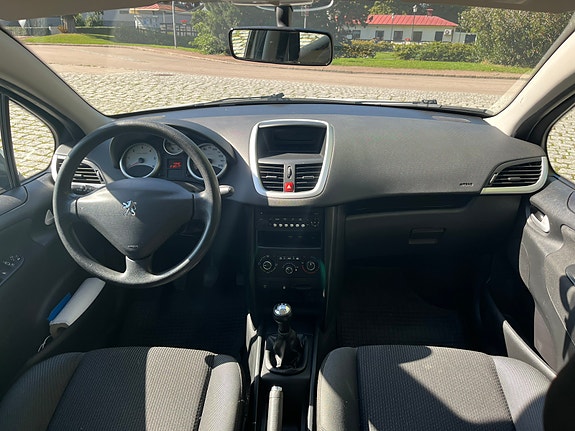 Peugeot 207 6 of 13