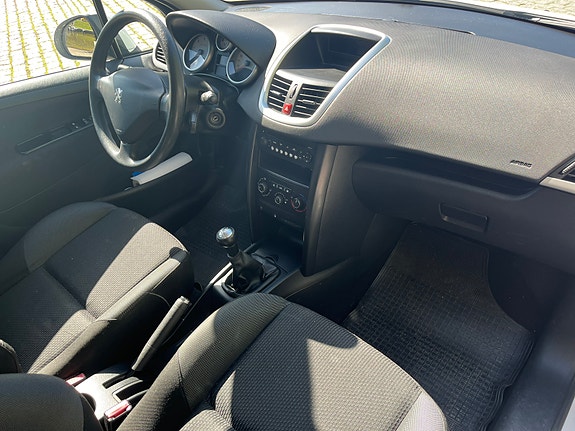 Peugeot 207 7 of 13