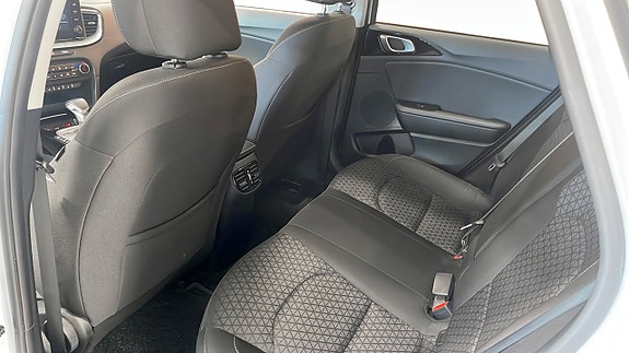 Kia Ceed 9 of 12