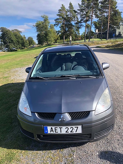 Mitsubishi Colt 4 of 7