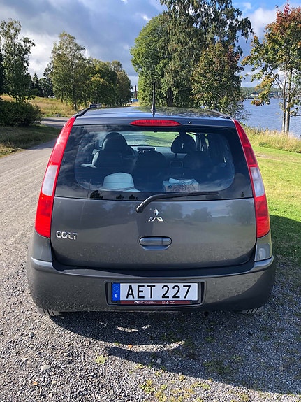 Mitsubishi Colt 3 of 7