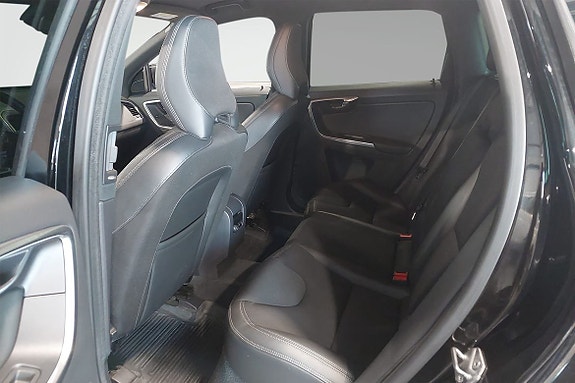 Volvo XC60 7 of 11