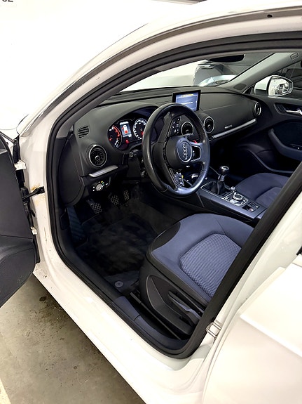 Audi A3 8 of 14