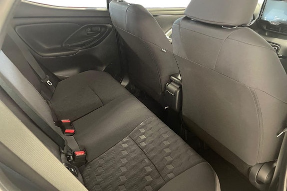 Toyota Yaris 9 of 20