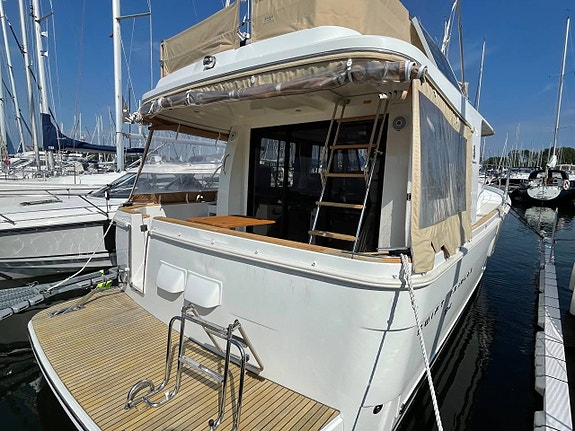 Beneteau Swift Trawler 34 | 2013 2 of 12