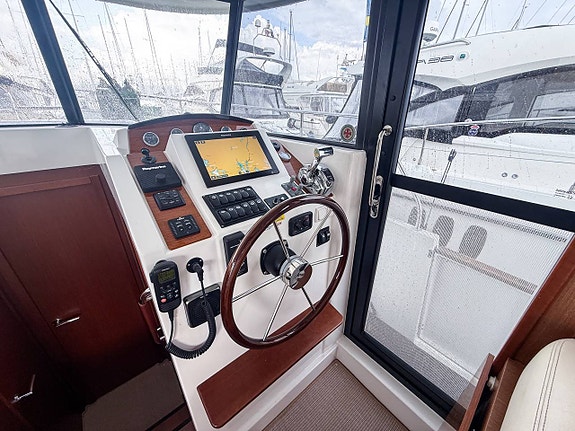 Beneteau Swift Trawler 34 | 2013 9 of 12