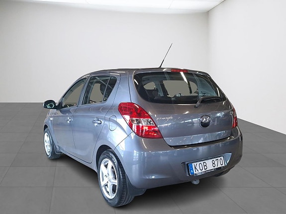 Hyundai i20 3 of 11