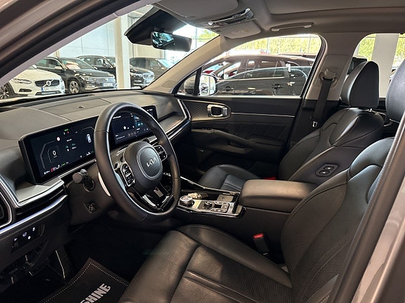 Kia Sorento 8 of 16