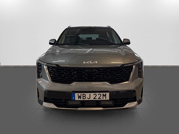 Kia Sorento 2 of 16