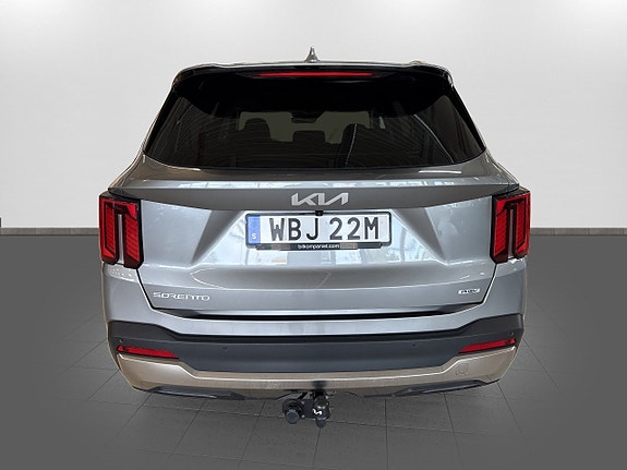Kia Sorento 5 of 16