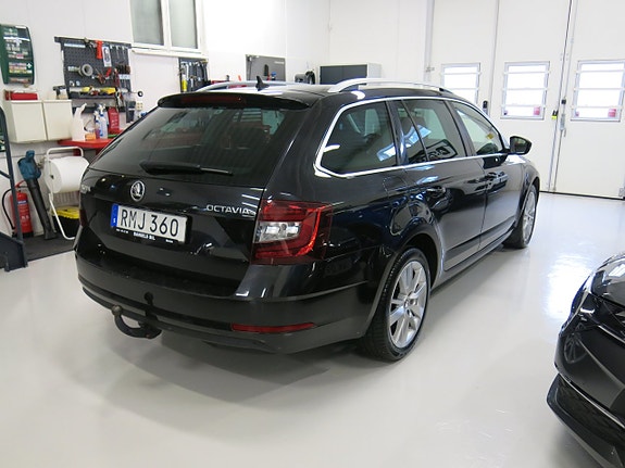Skoda Octavia 2 of 30