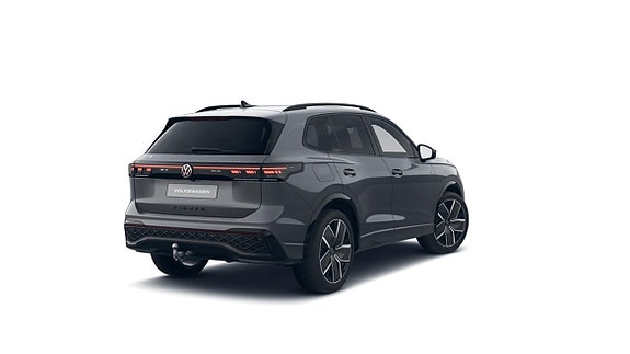 Volkswagen Tiguan 2 of 3