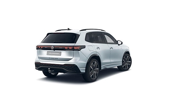 Volkswagen Tiguan 2 of 3