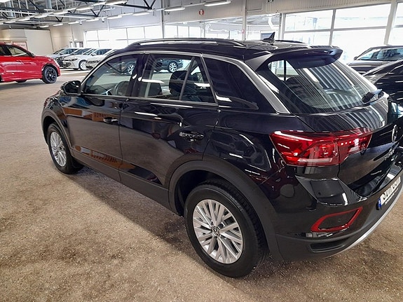 Volkswagen T-Roc 5 of 9