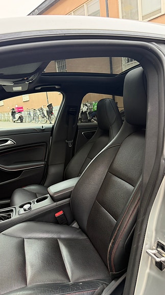 Mercedes-Benz CLA220 6 of 7