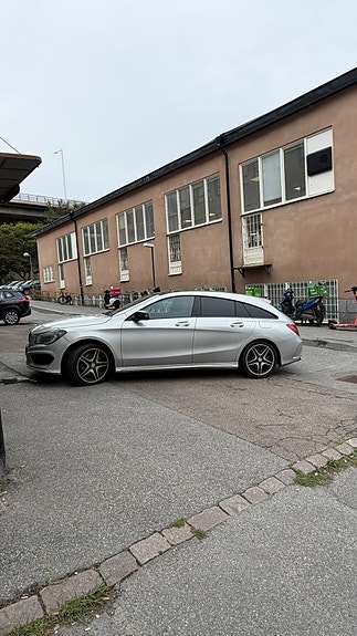Mercedes-Benz CLA220 4 of 7