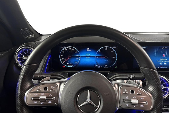 Mercedes-Benz EQB350 8 of 17