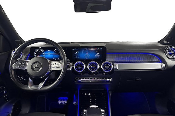 Mercedes-Benz EQB350 9 of 17