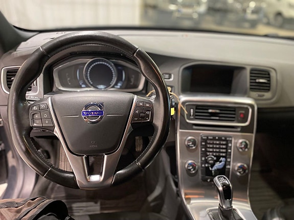 Volvo V60 Cross Country 11 of 12