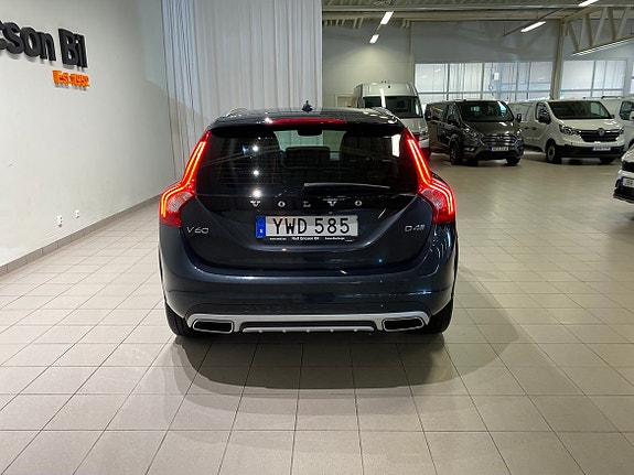 Volvo V60 Cross Country 5 of 12