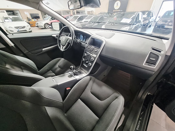 Volvo XC60 21 of 30