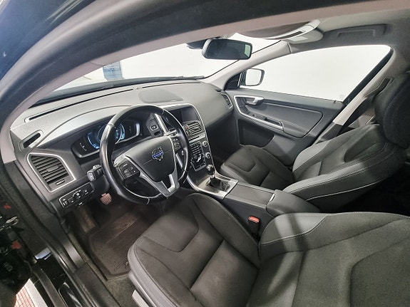 Volvo XC60 6 of 30