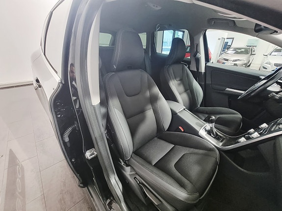Volvo XC60 22 of 30
