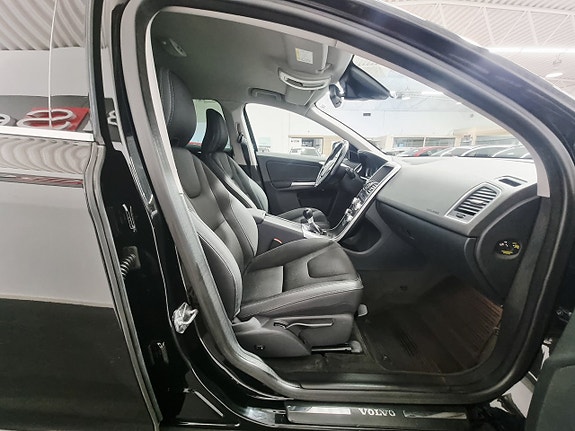 Volvo XC60 20 of 30