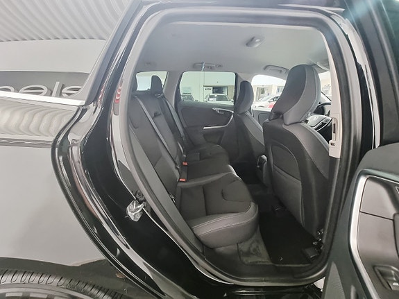 Volvo XC60 23 of 30