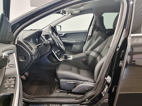 Volvo XC60 5 of 30