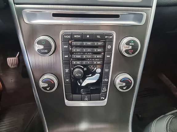 Volvo XC60 17 of 30