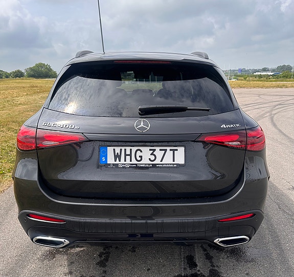 Mercedes-Benz GLC400 e 2 of 6